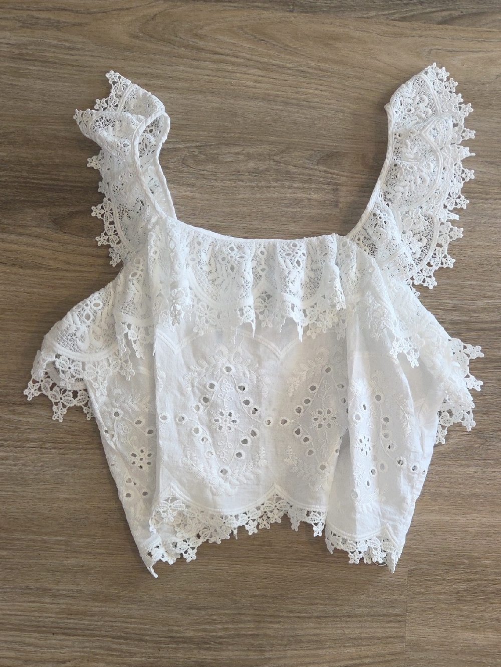 Zara White Lace Eyelet Crop Top with Scalloped Ruffles Size XL Runs Small